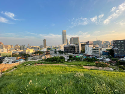 Seoul sunset hike on fortress walls & local food experience